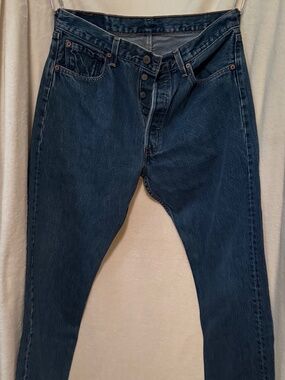 Levi’s 501 Button Fly Jeans Women’s W33 L30 Dark Wash Straight Leg Vintage Style